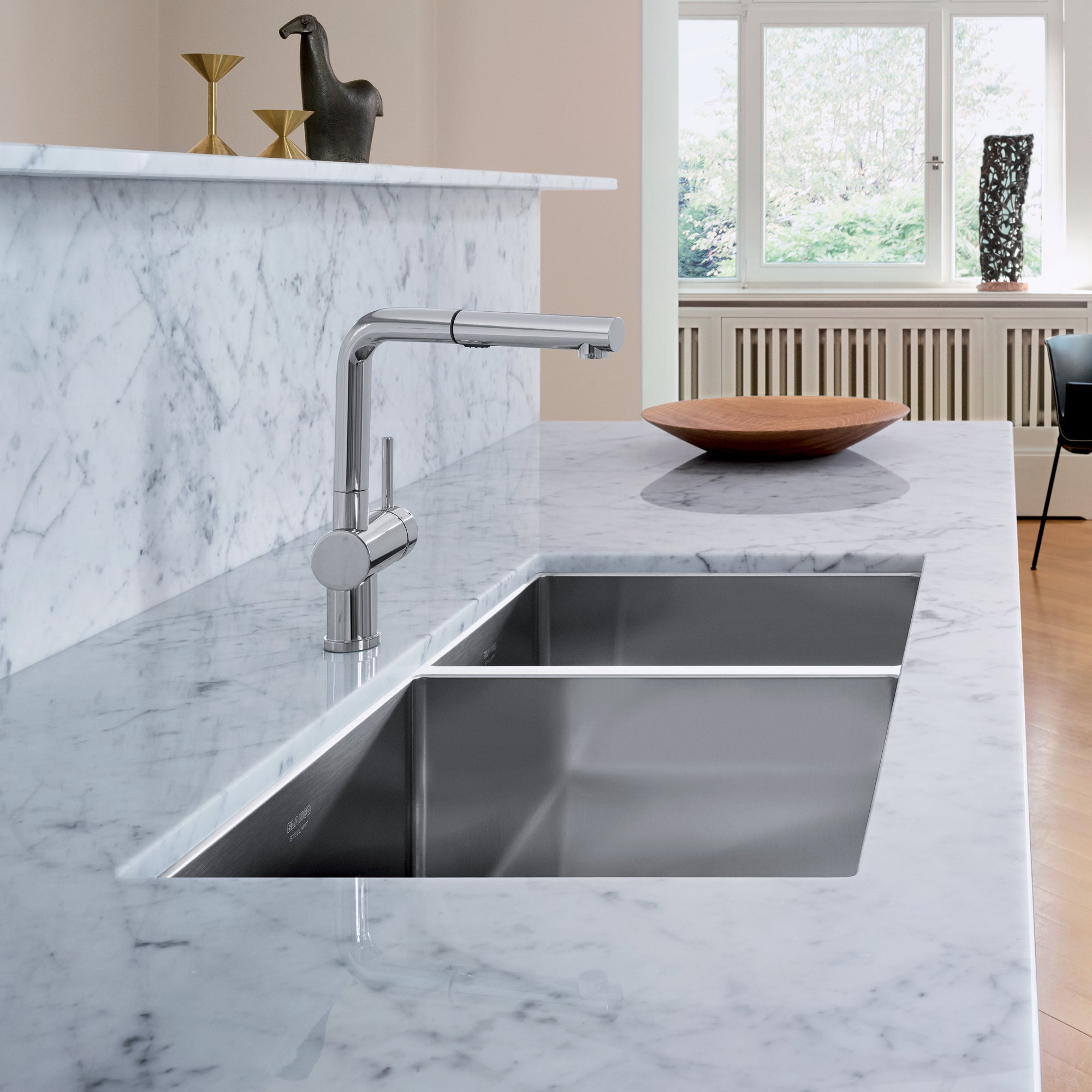 Blanco 400470- RADIUS 10 U 1 ¾ Double Bowl, STEELART® Stainless Steel - FaucetExpress.ca