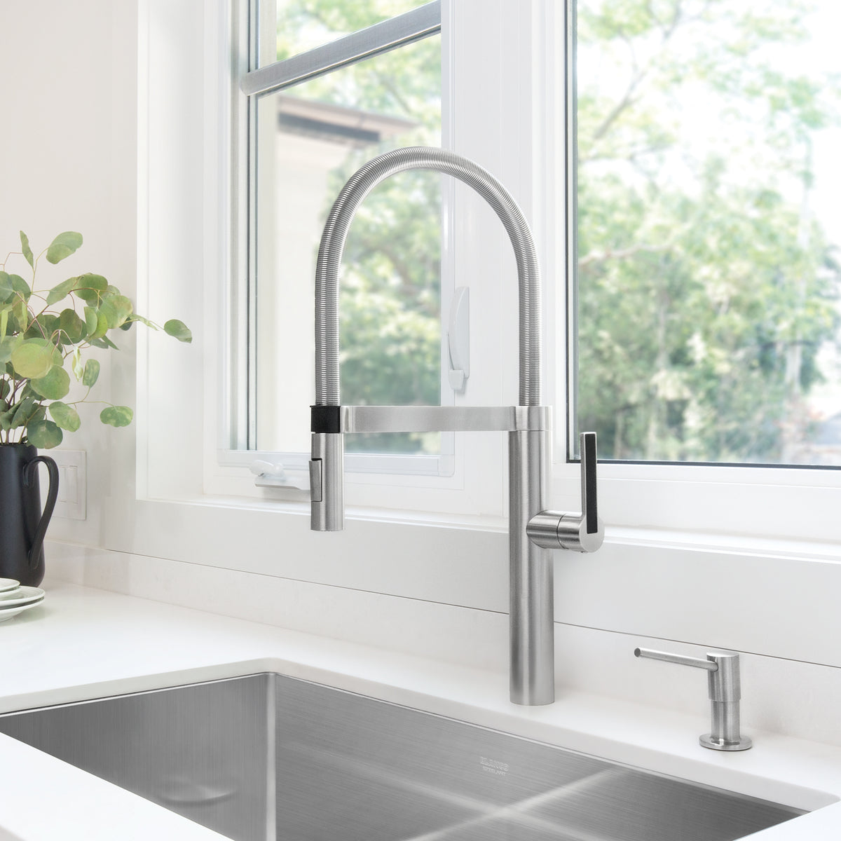 Blanco 401222- BLANCOCULINA Pull-Down Kitchen Faucet, Classic Steel - FaucetExpress.ca