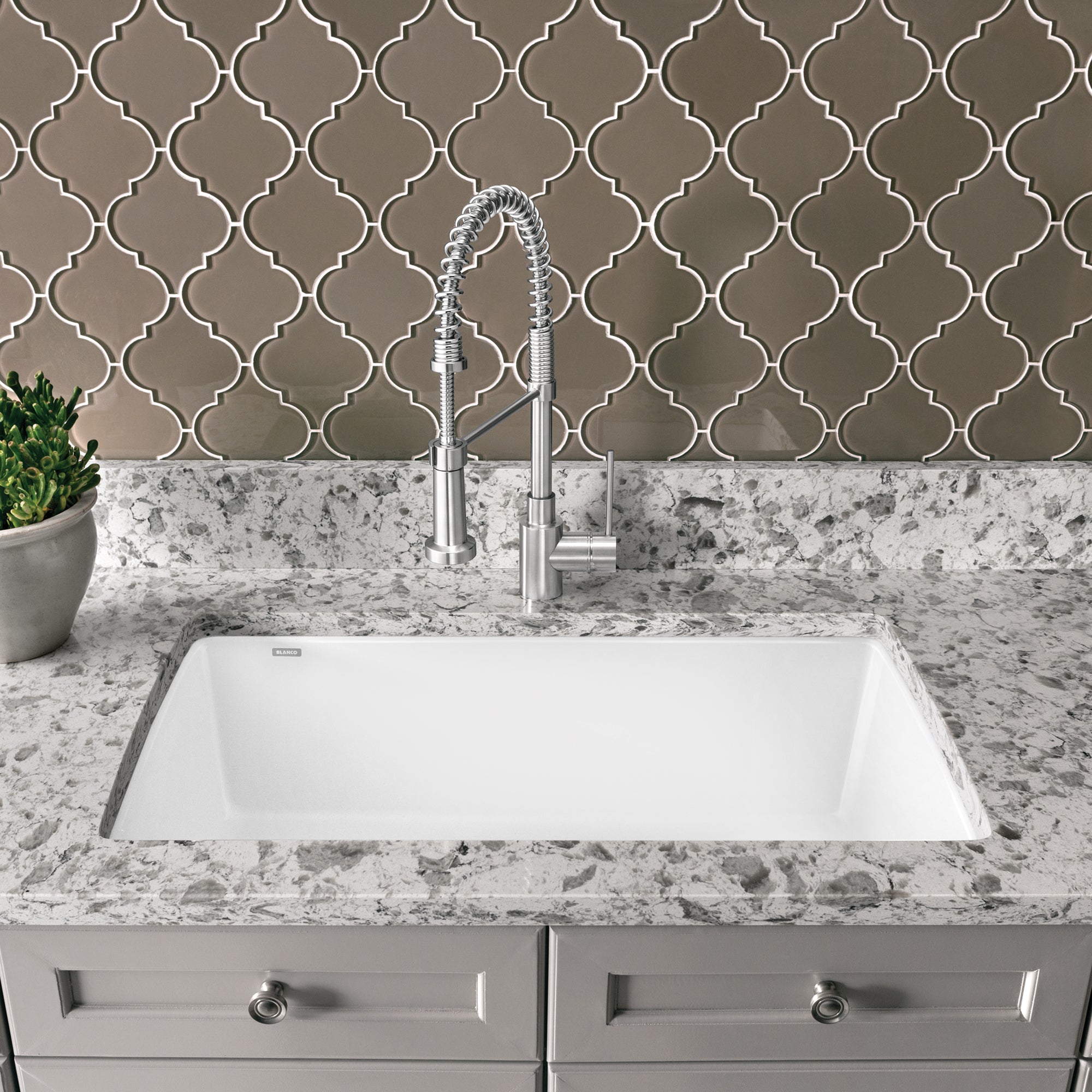 Blanco 401630- DIAMOND U Super Single Undermount Sink, SILGRANIT®, White - FaucetExpress.ca