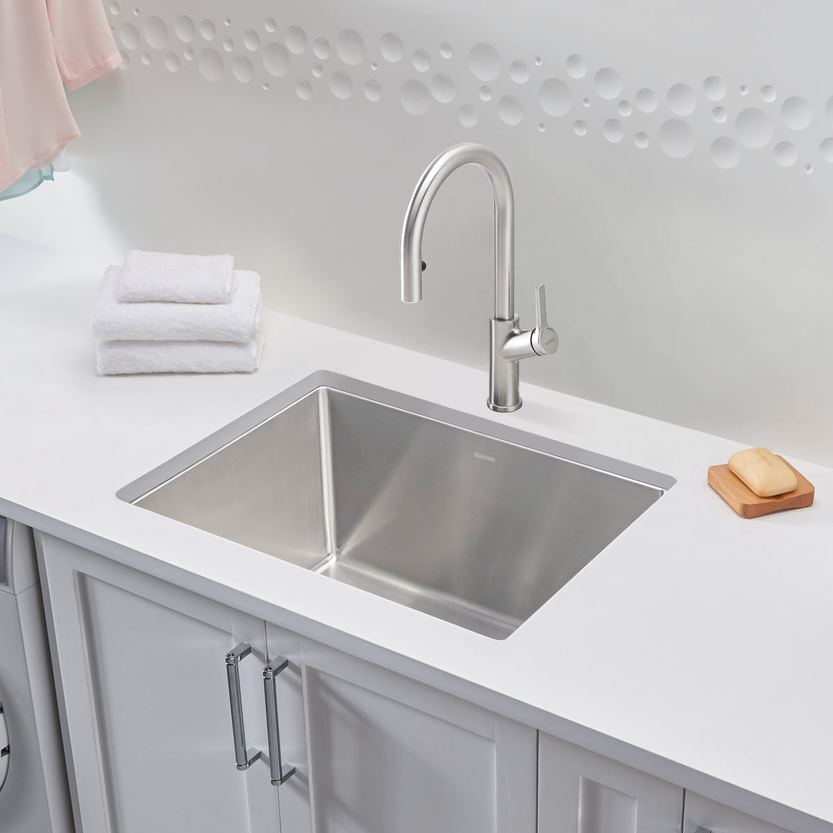 Blanco 401802- Blanco Quatrus R15 Laundry Dual 25" - FaucetExpress.ca