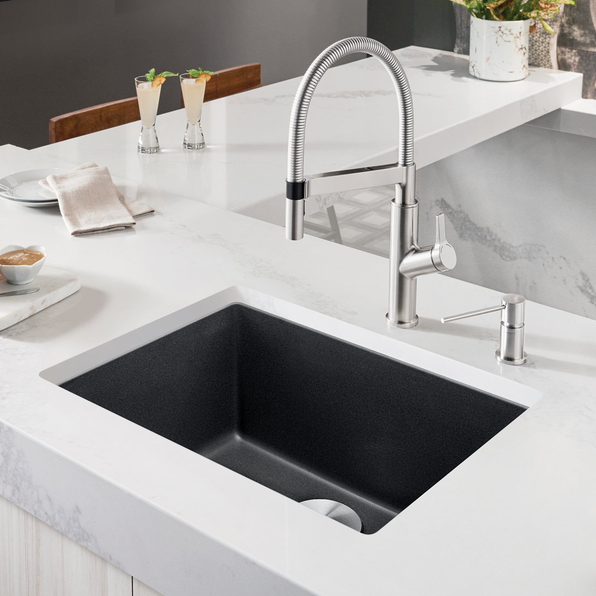 Blanco 401879- PRECIS U Single 24 Undermount Sink, SILGRANIT®, Anthracite - FaucetExpress.ca