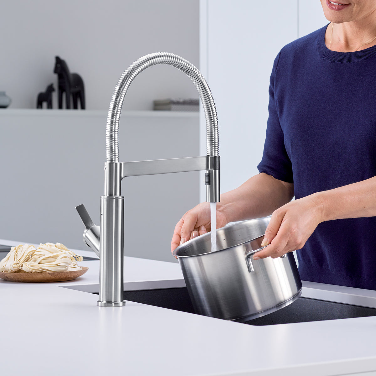 Blanco 401993- SOLENTA SENSO Hands-Free Sensor Faucet, Stainless Finish - FaucetExpress.ca