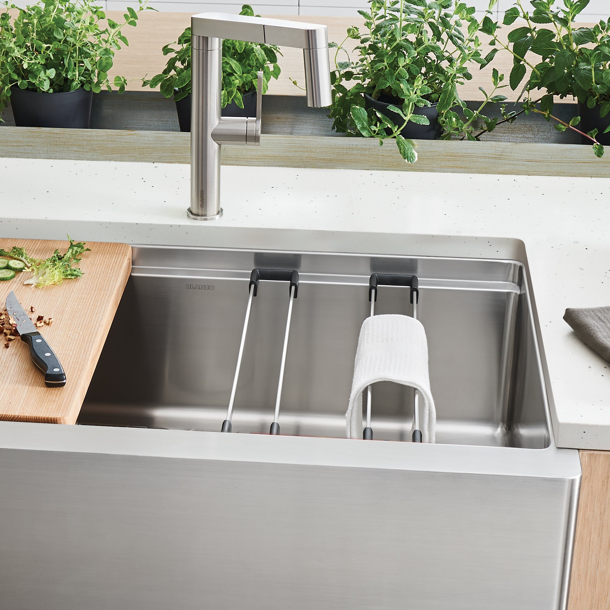 Blanco 402256- Rails for BLANCO Quatrus Ergon Super Single Farmhouse Sink - FaucetExpress.ca