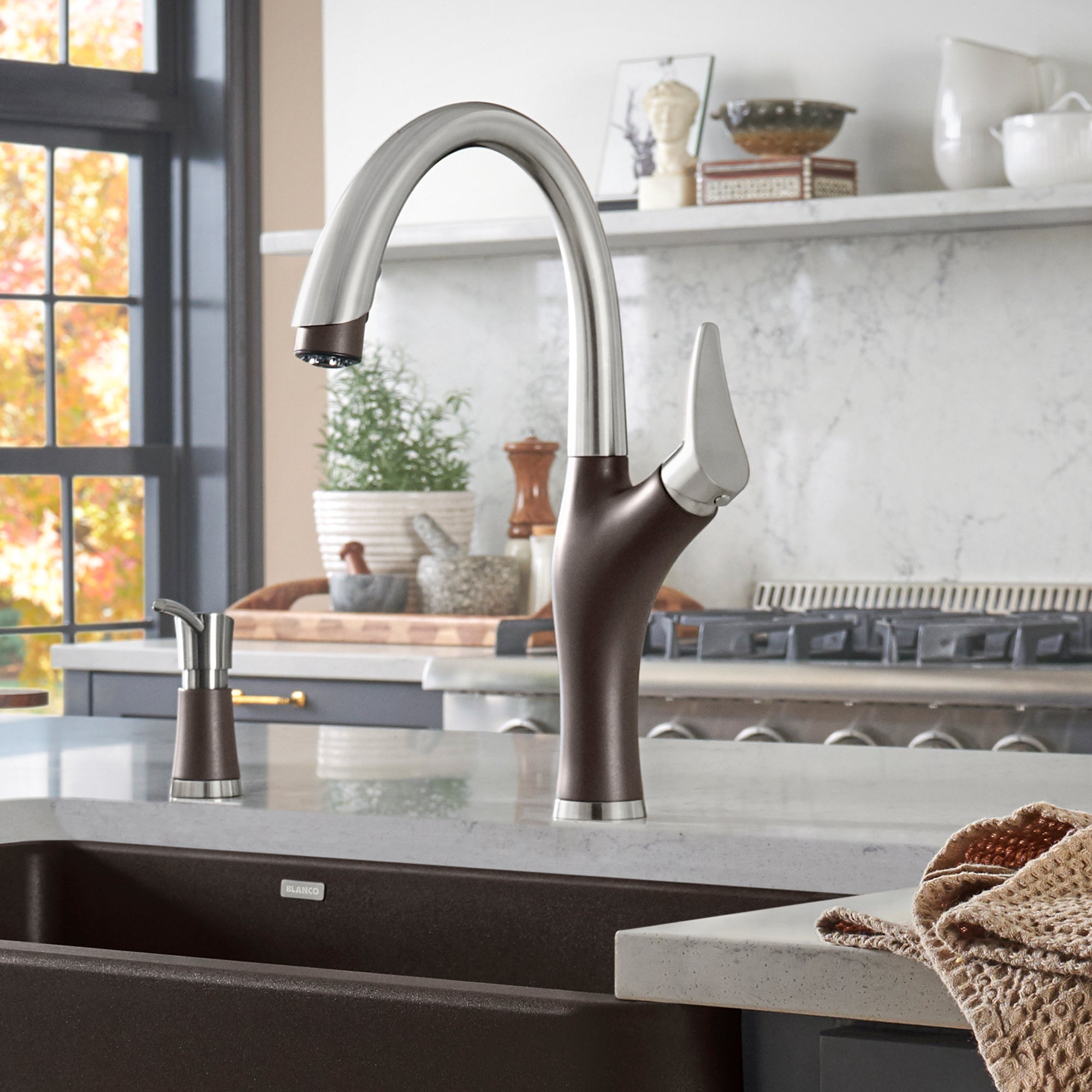 Blanco 442032- Artona Pull Down 1.5 Gpm, Pvd Steel / Café - FaucetExpress.ca