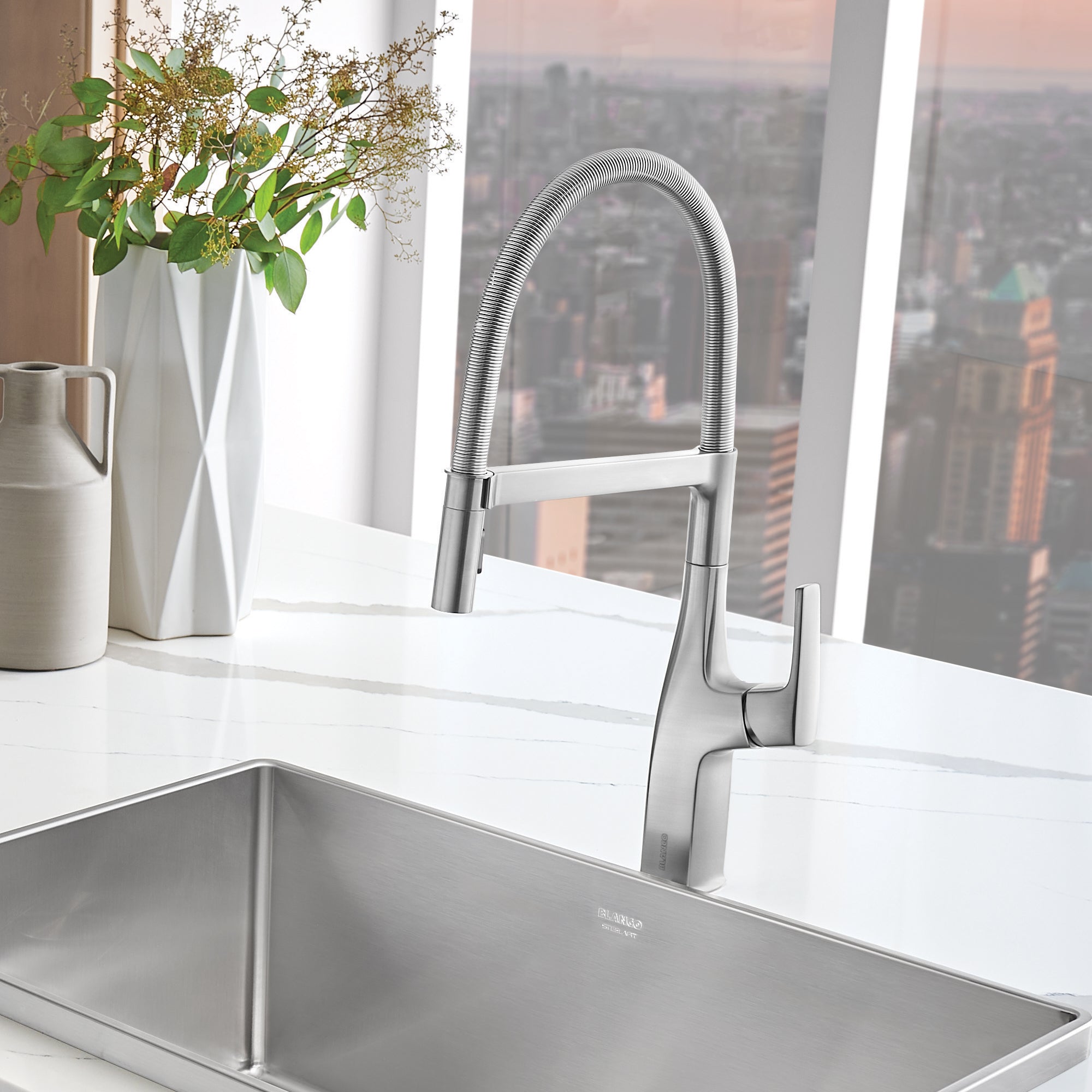 Blanco 442676- RIVANA SEMI-PRO, Pull-down Kitchen Faucet, 1.5 GPM (Dual-spray), Stainless Finish - FaucetExpress.ca