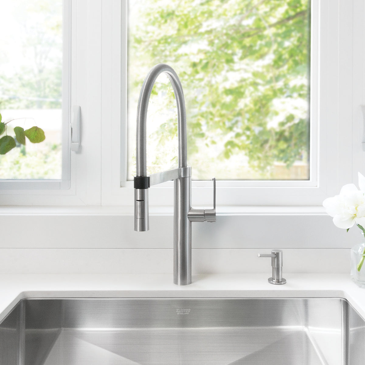 Blanco 401222- BLANCOCULINA Pull-Down Kitchen Faucet, Classic Steel - FaucetExpress.ca