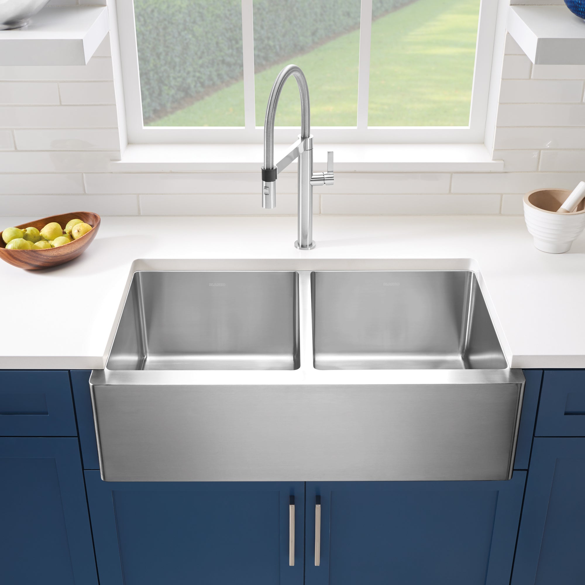 Blanco 401867- QUATRUS R15 U 2 Farmhouse Kitchen Sink, Stainless Steel - FaucetExpress.ca