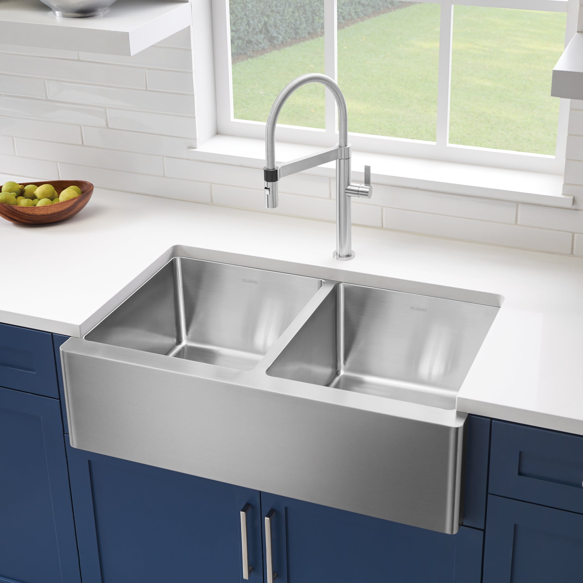 Blanco 401867- QUATRUS R15 U 2 Farmhouse Kitchen Sink, Stainless Steel - FaucetExpress.ca