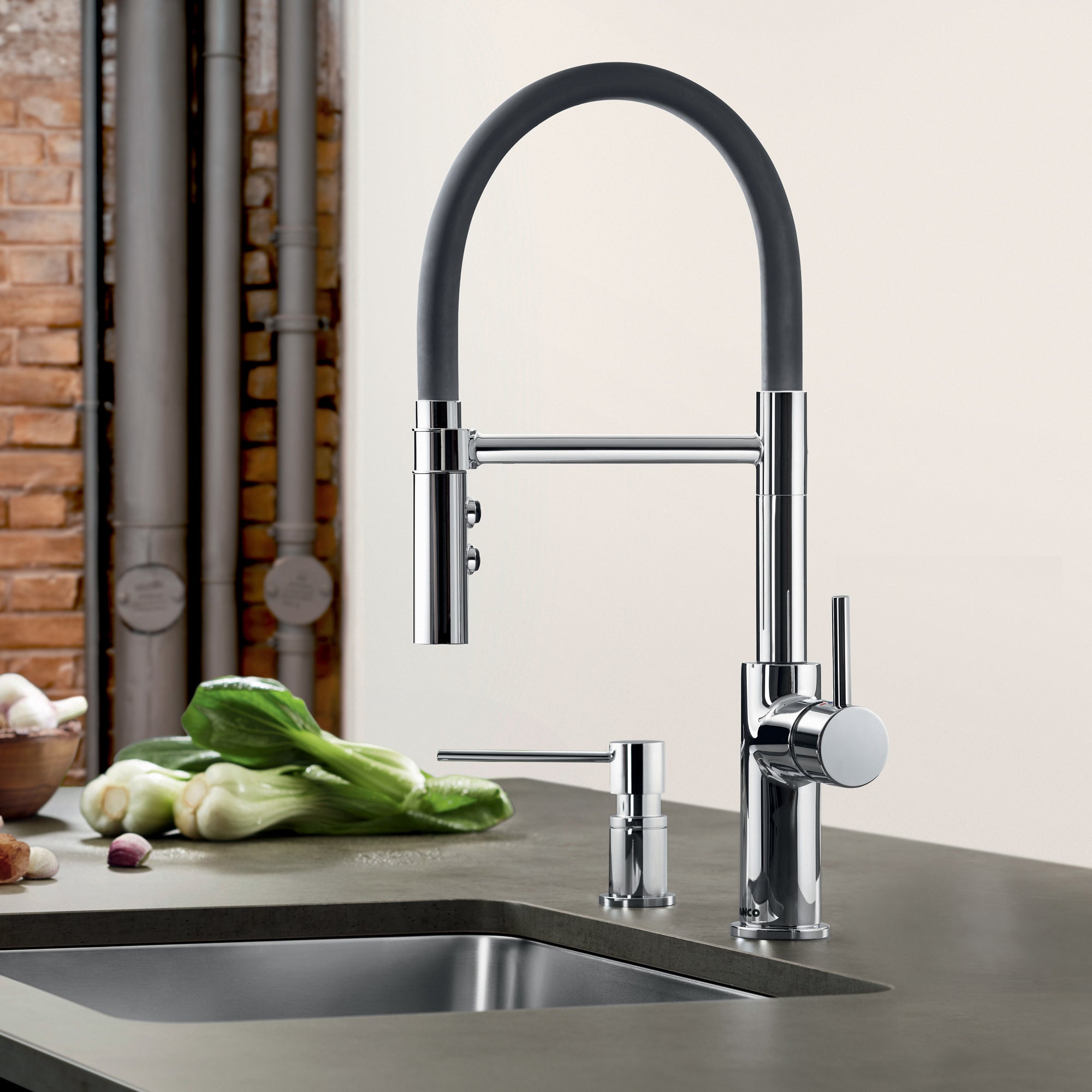 Blanco 402447- CATRIS FLEXO, Semi-professional Pull-down Kitchen Faucet, 1.5 GPM (Dual-spray), Chrome - FaucetExpress.ca