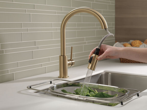 Delta 9159-CZ-DST- Trinsic Pull-Down Kitchen Faucet - FaucetExpress.ca